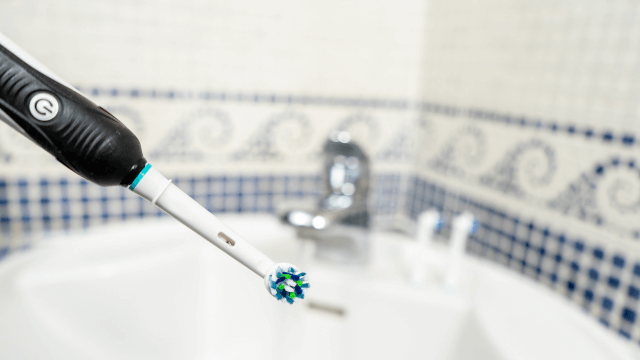 電動歯ブラシを洗う瞬間